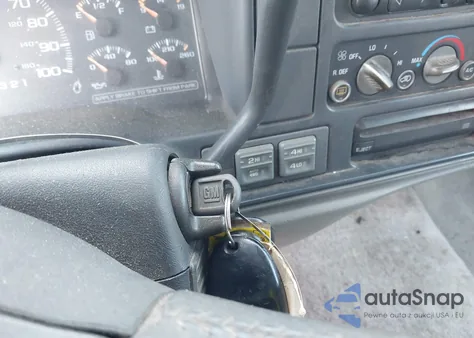 1999 GMC Suburban 2500 Sl z USA, uszkodzony, nr VIN 3GKGK26J2XG505570